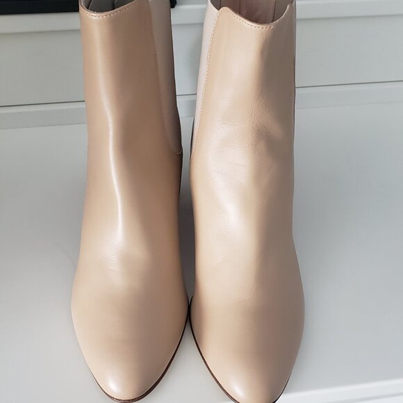 NWOB: Kahmune London Mila Ankle Bootie Size 9 - Picture 2 of 5